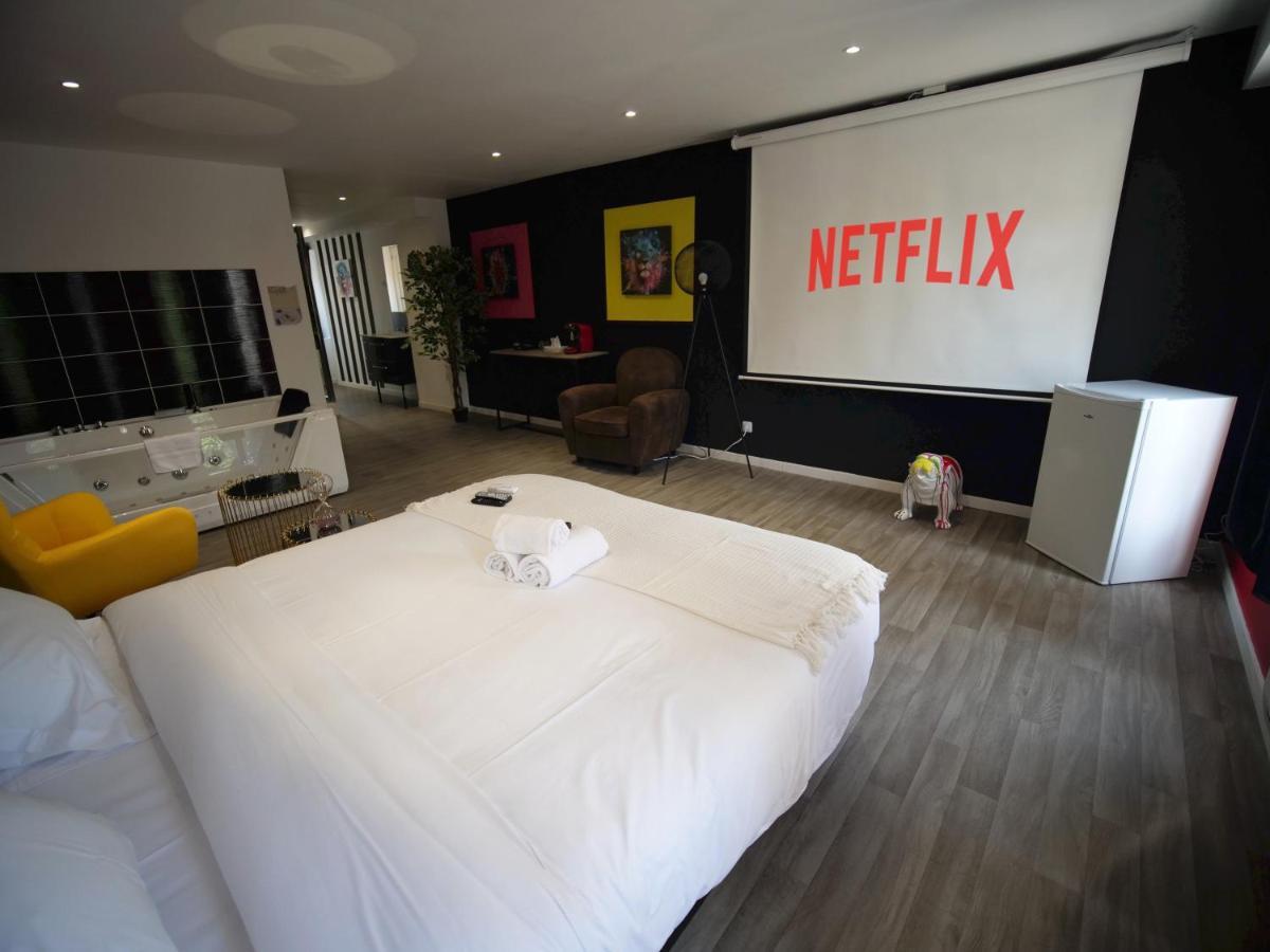 Ng Suitehome - Lille I Roubaix Centre I Grand Place - Balneo - Netflix - Wifi Exterior photo