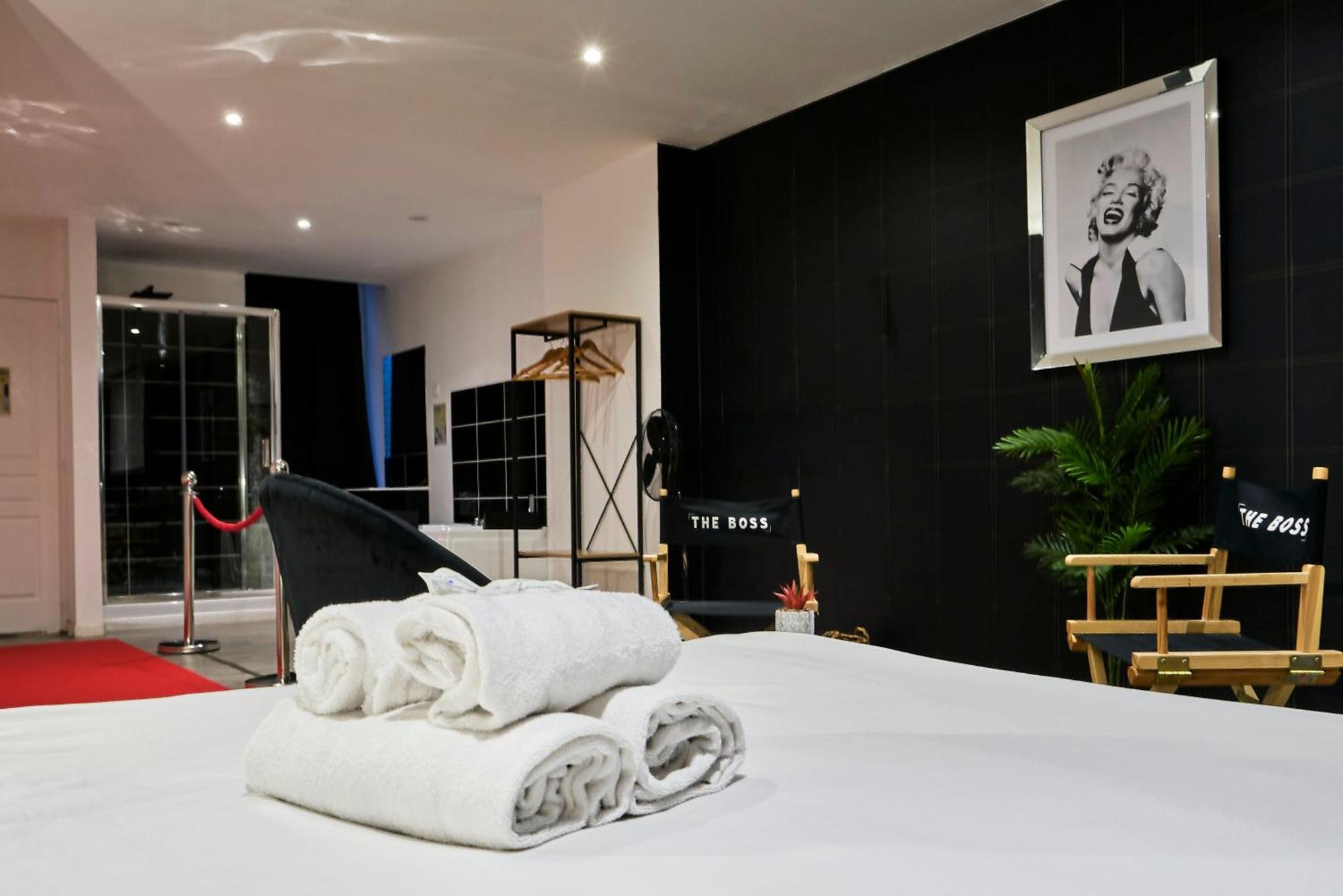 Ng Suitehome - Lille I Roubaix Centre I Grand Place - Balneo - Netflix - Wifi Exterior photo