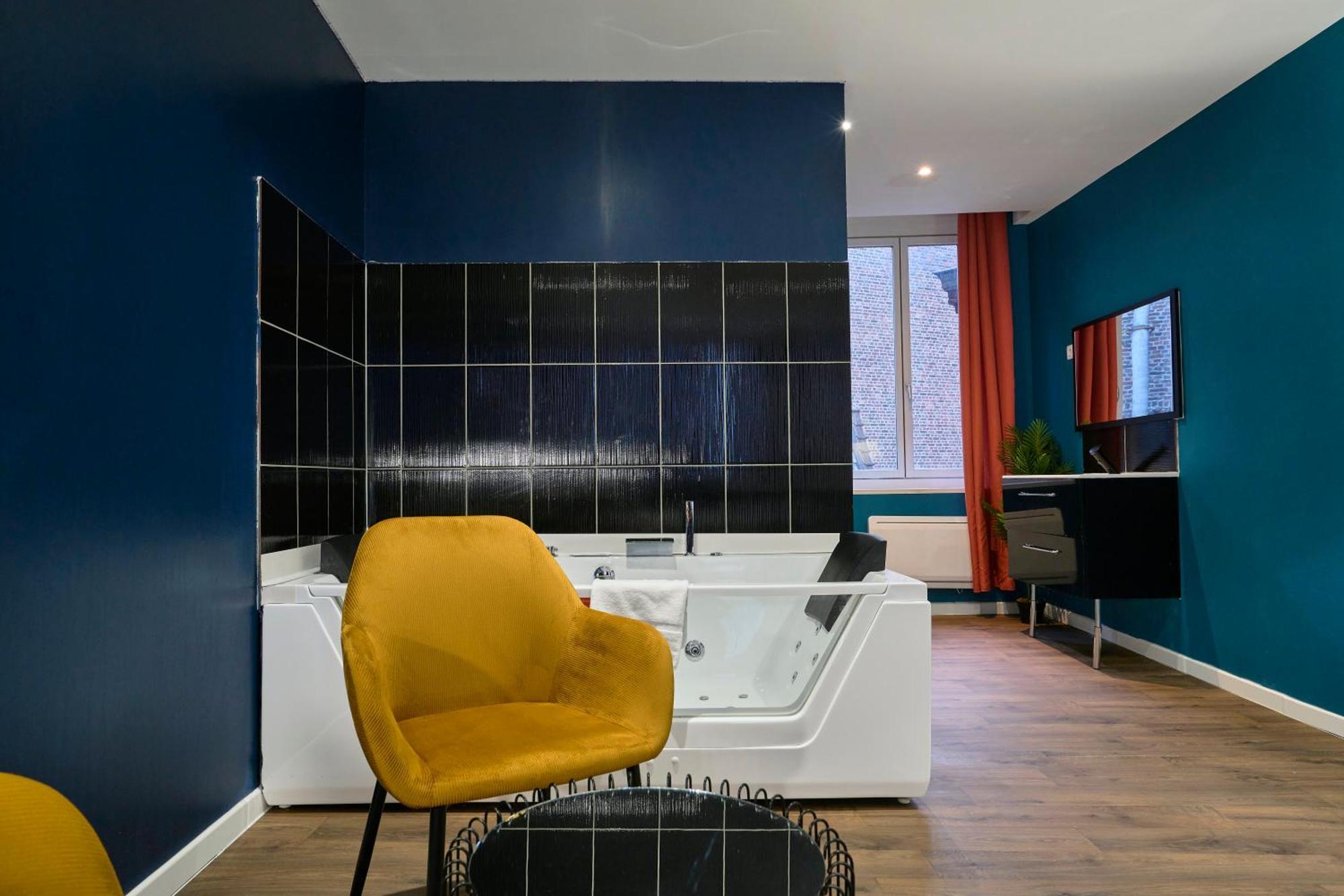 Ng Suitehome - Lille I Roubaix Centre I Grand Place - Balneo - Netflix - Wifi Exterior photo