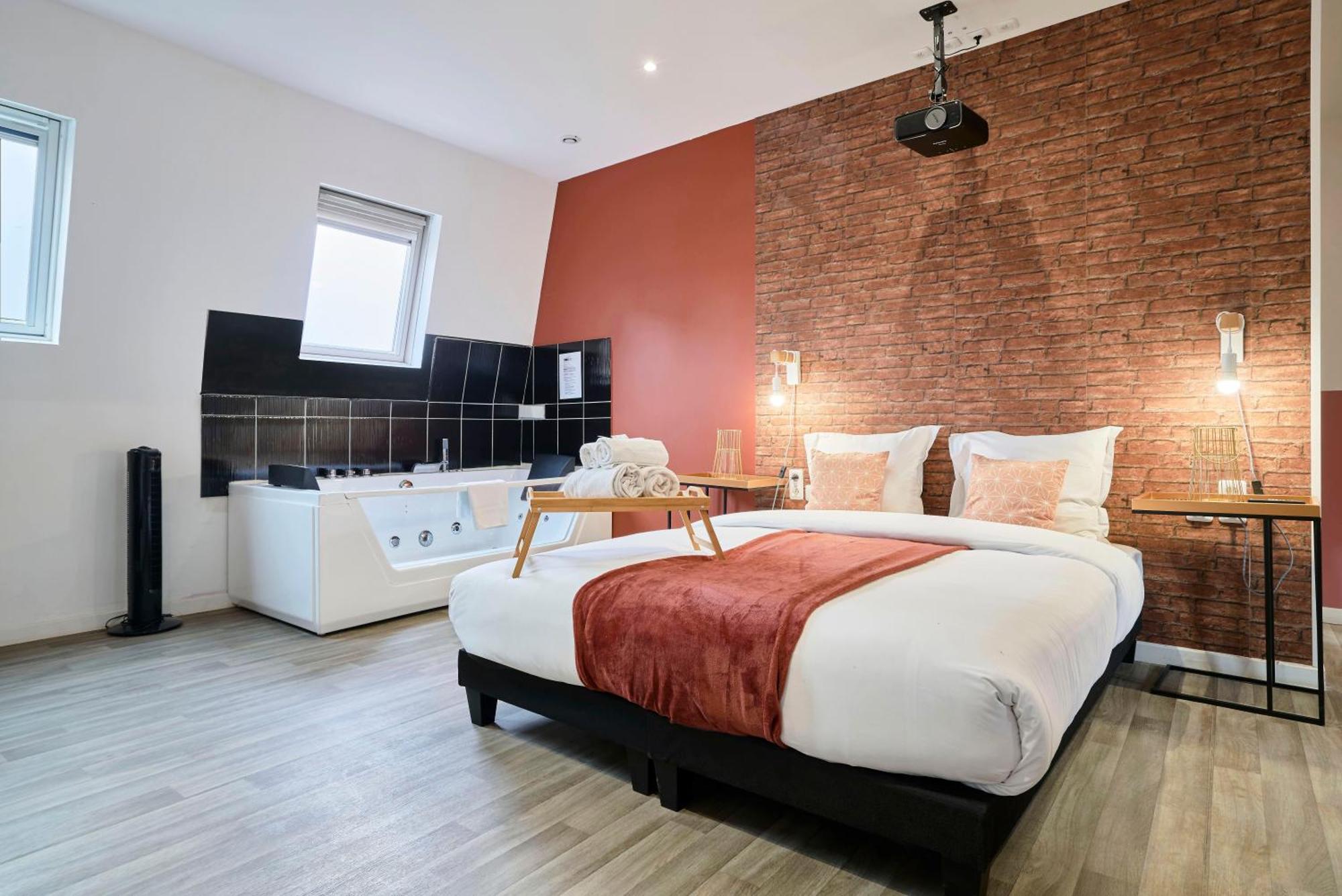 Ng Suitehome - Lille I Roubaix Centre I Grand Place - Balneo - Netflix - Wifi Exterior photo